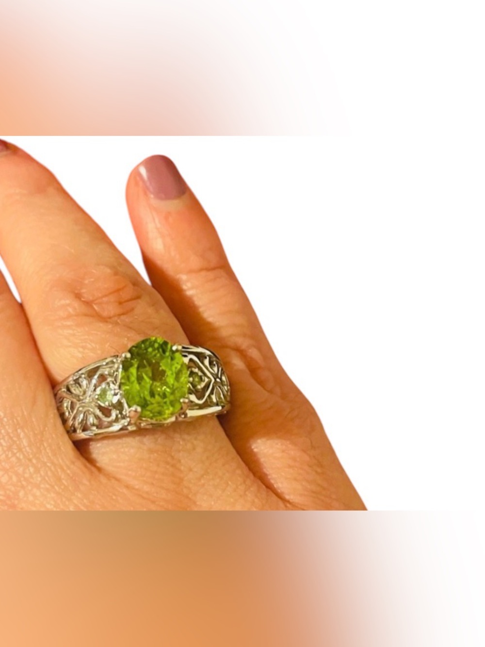 Elegant Peridot Green Gemstone Silver Ring, Size 9.